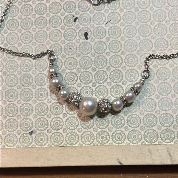 Elegant Silver Pearl Necklace - Picture 2 of 3